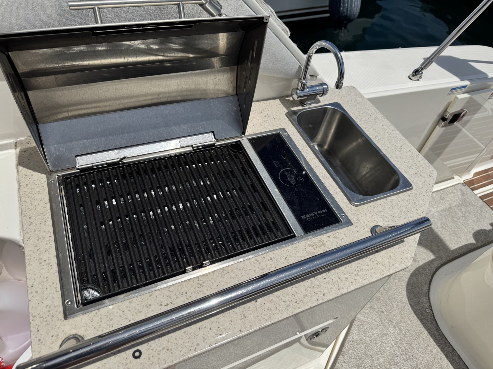 2010 Sea Ray 310 Sundancer