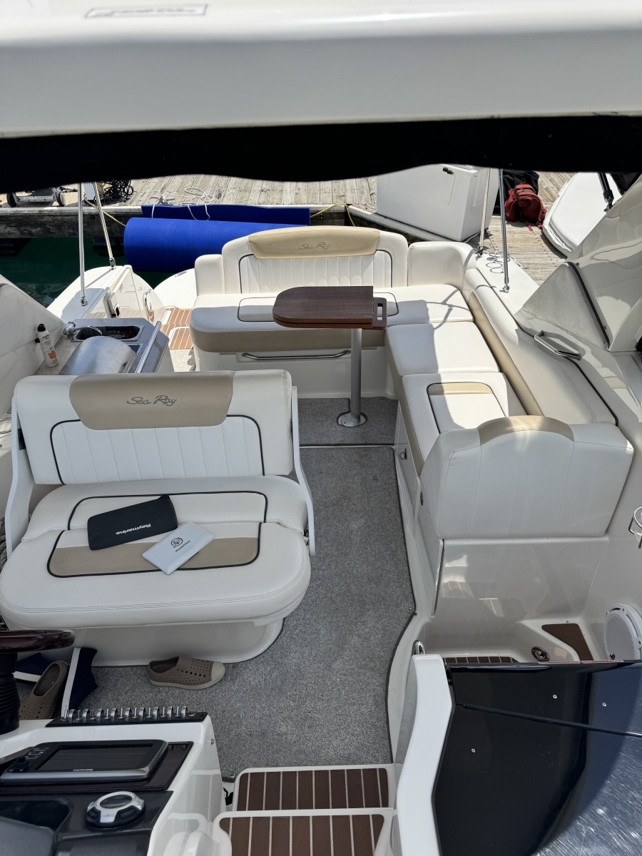 2010 Sea Ray 310 Sundancer