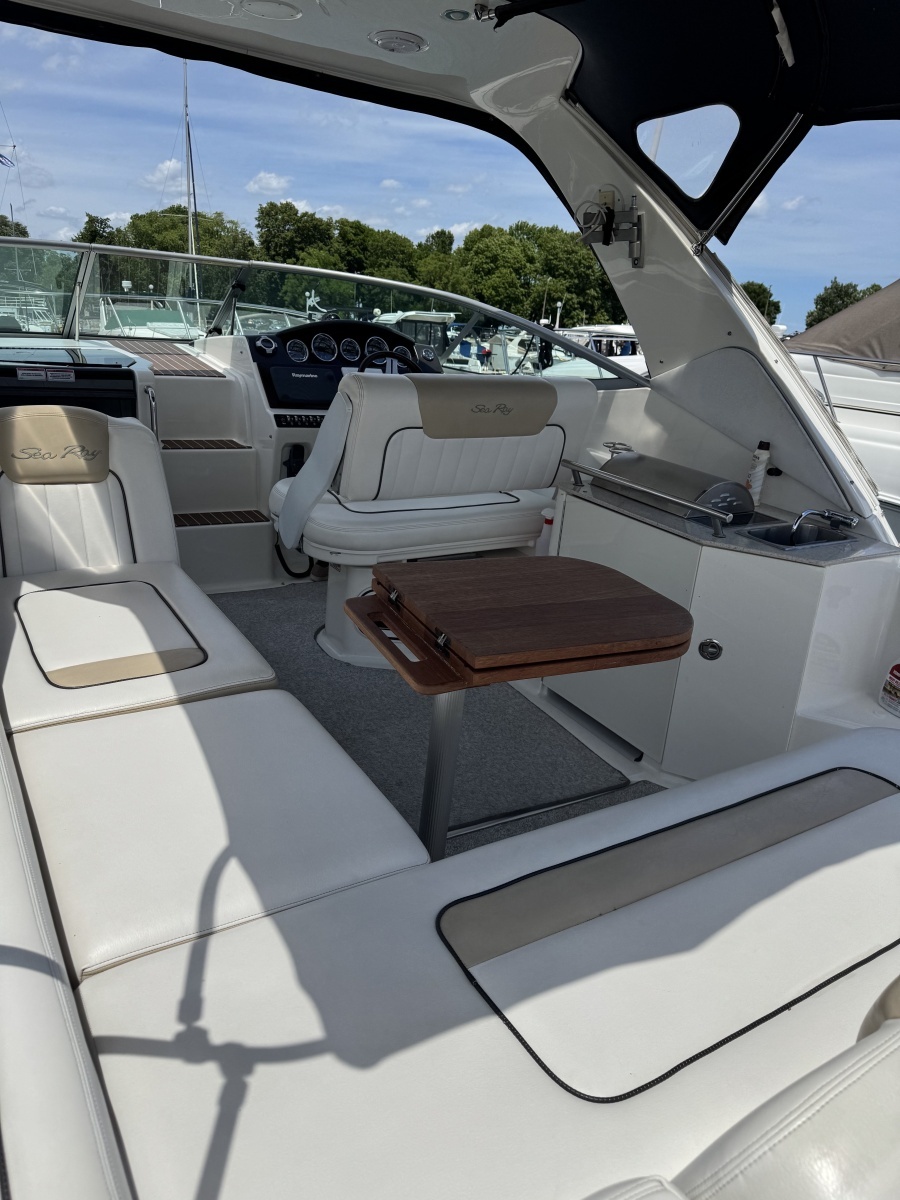 2010 Sea Ray 310 Sundancer