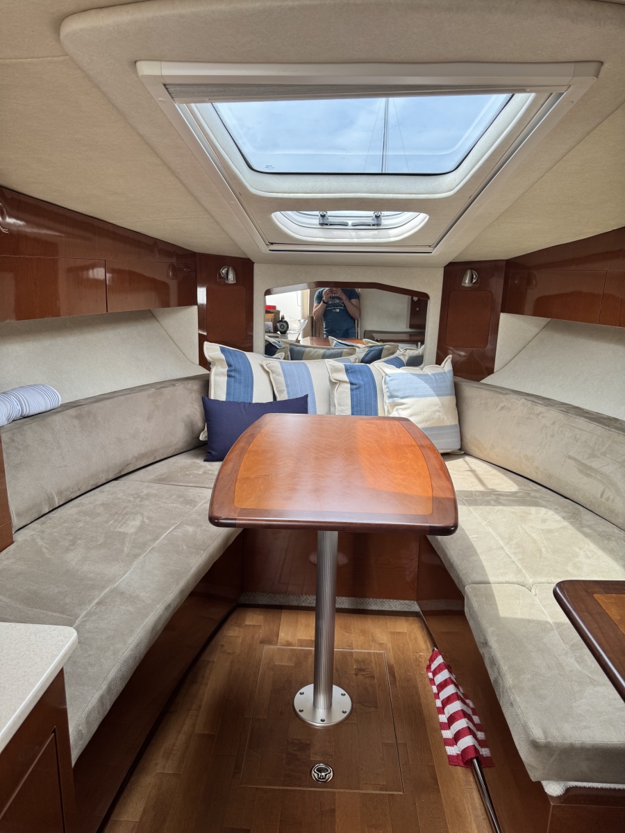 2010 Sea Ray 310 Sundancer