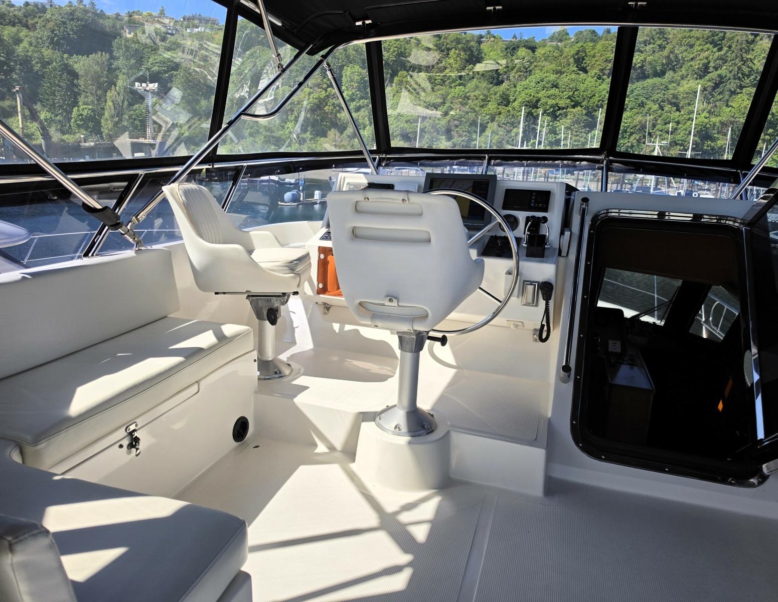 2000 Symbol 50 Pilothouse