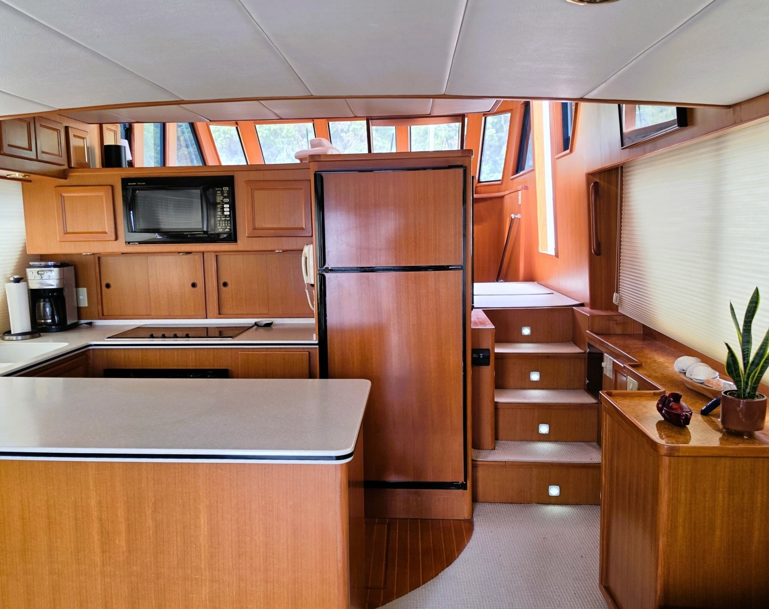 2000 Symbol 50 Pilothouse