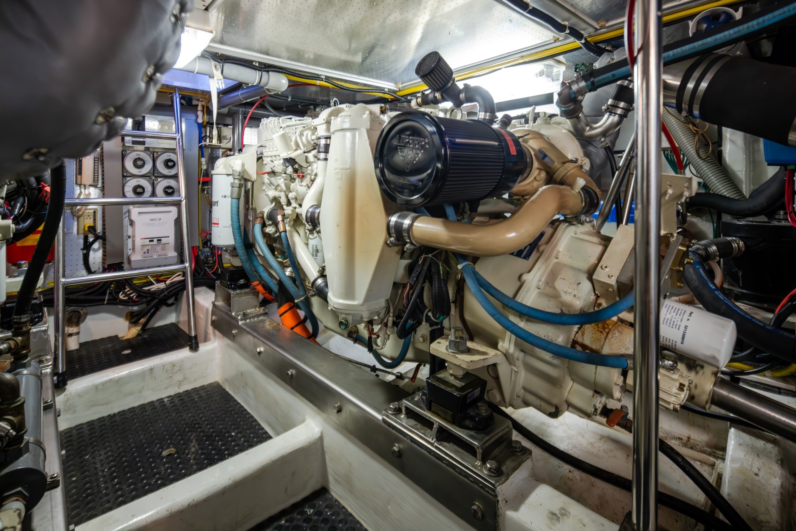 2000 Symbol 50 Pilothouse