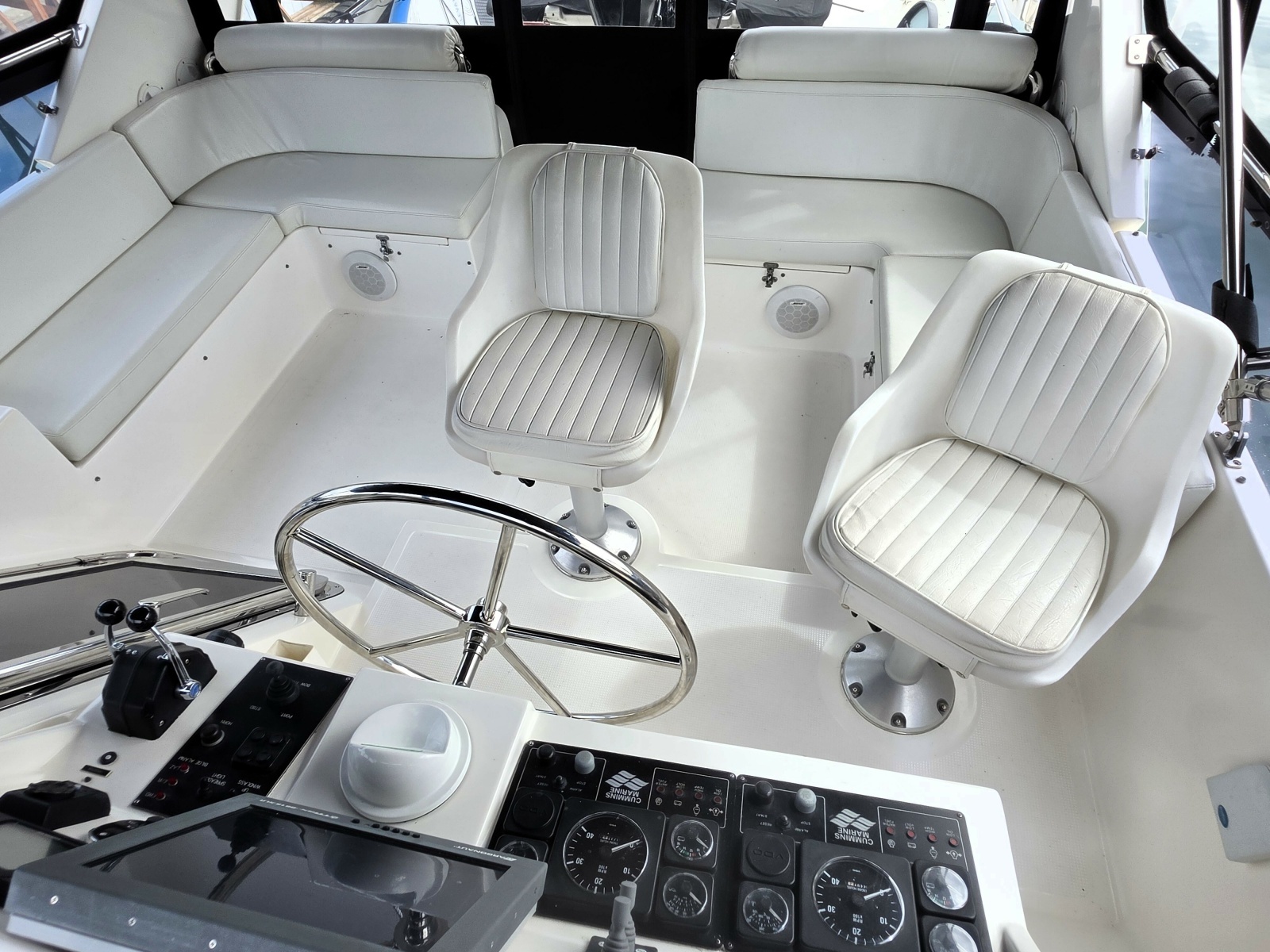 2000 Symbol 50 Pilothouse