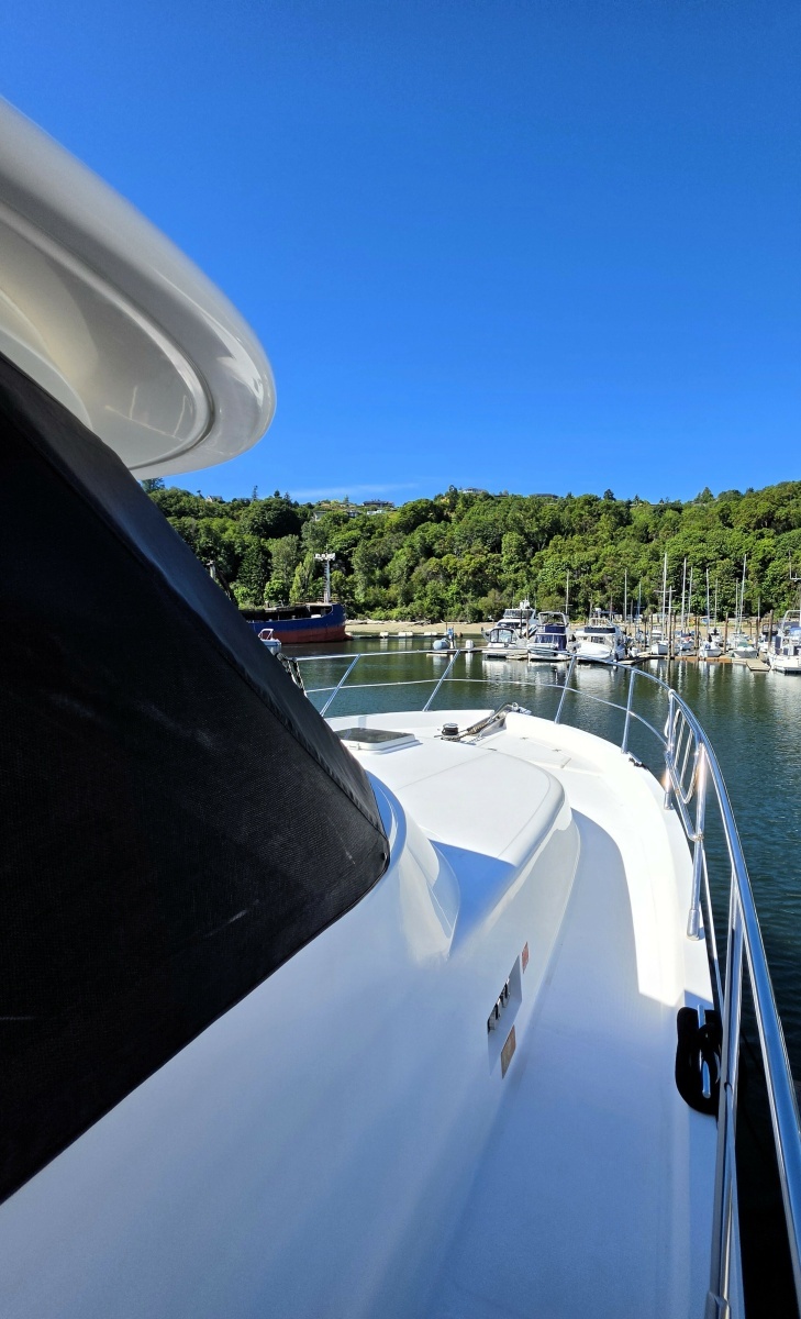 2000 Symbol 50 Pilothouse