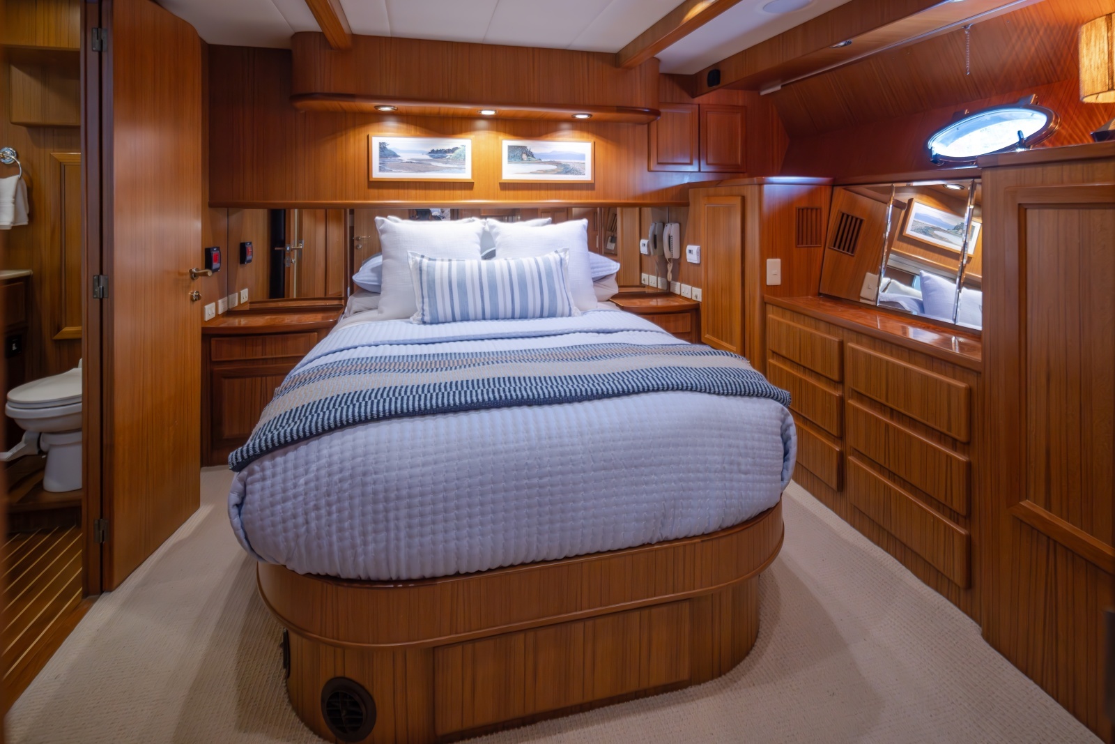 2000 Symbol 50 Pilothouse