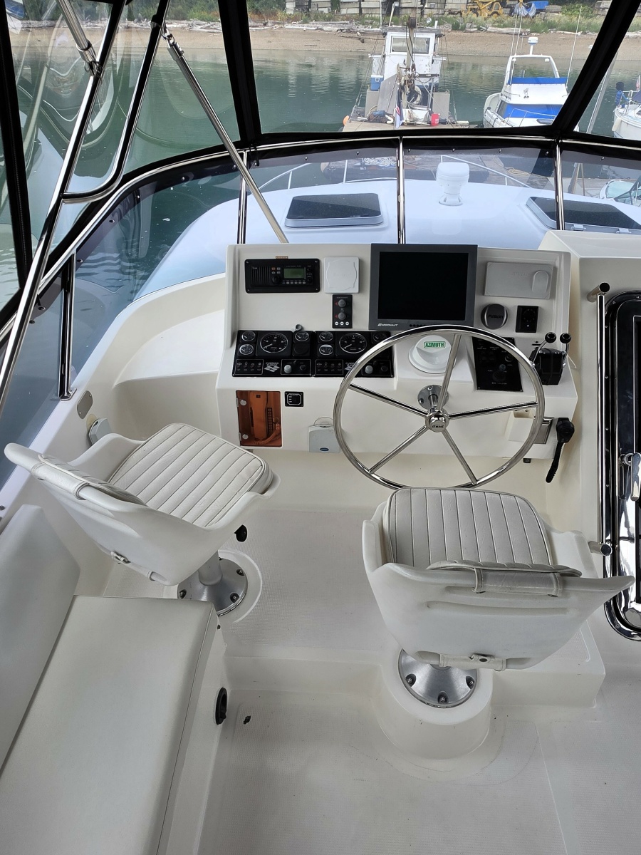 2000 Symbol 50 Pilothouse