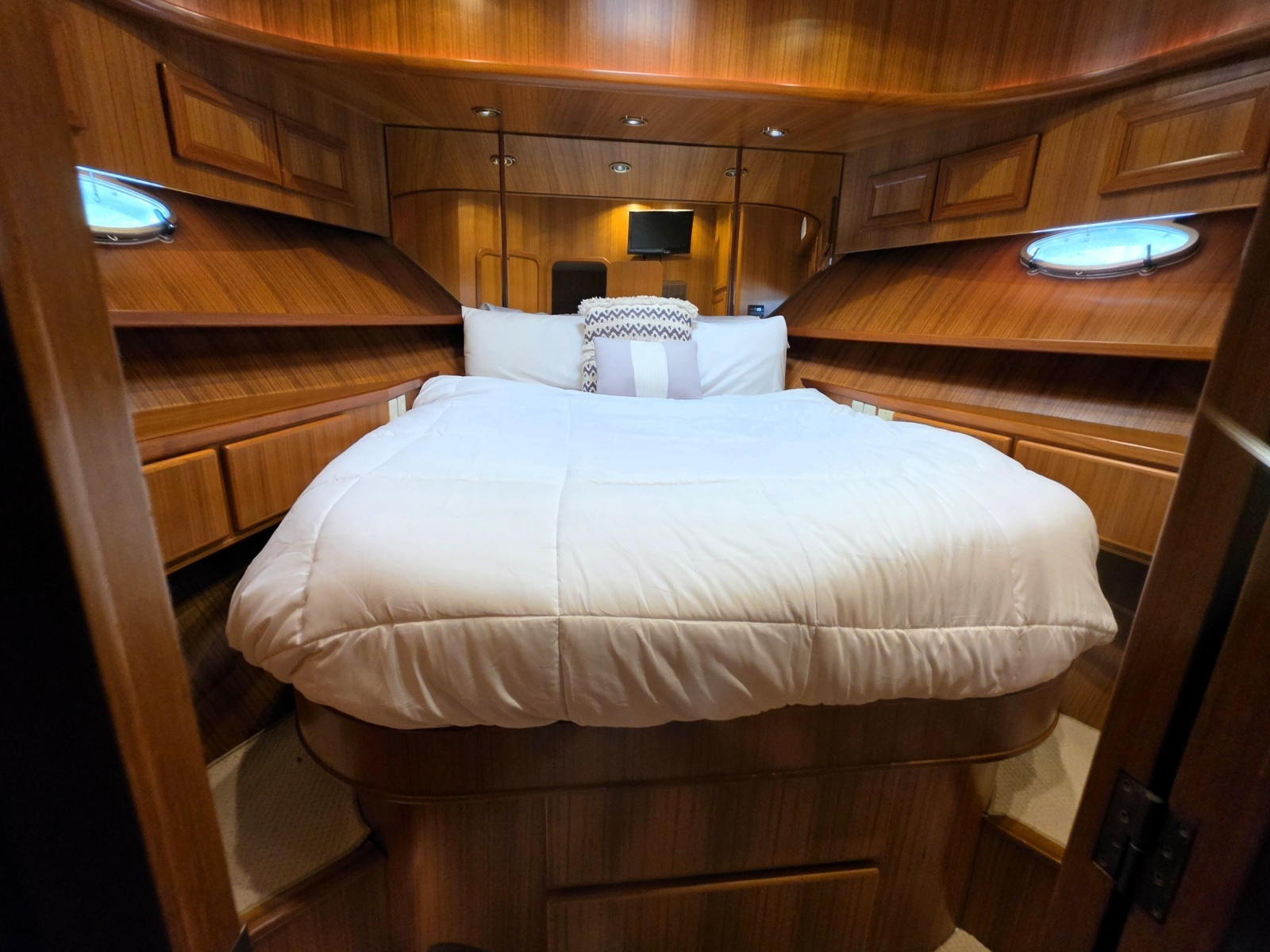 2000 Symbol 50 Pilothouse