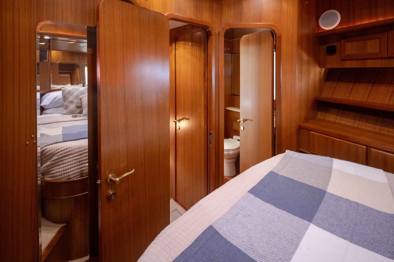 2000 Symbol 50 Pilothouse