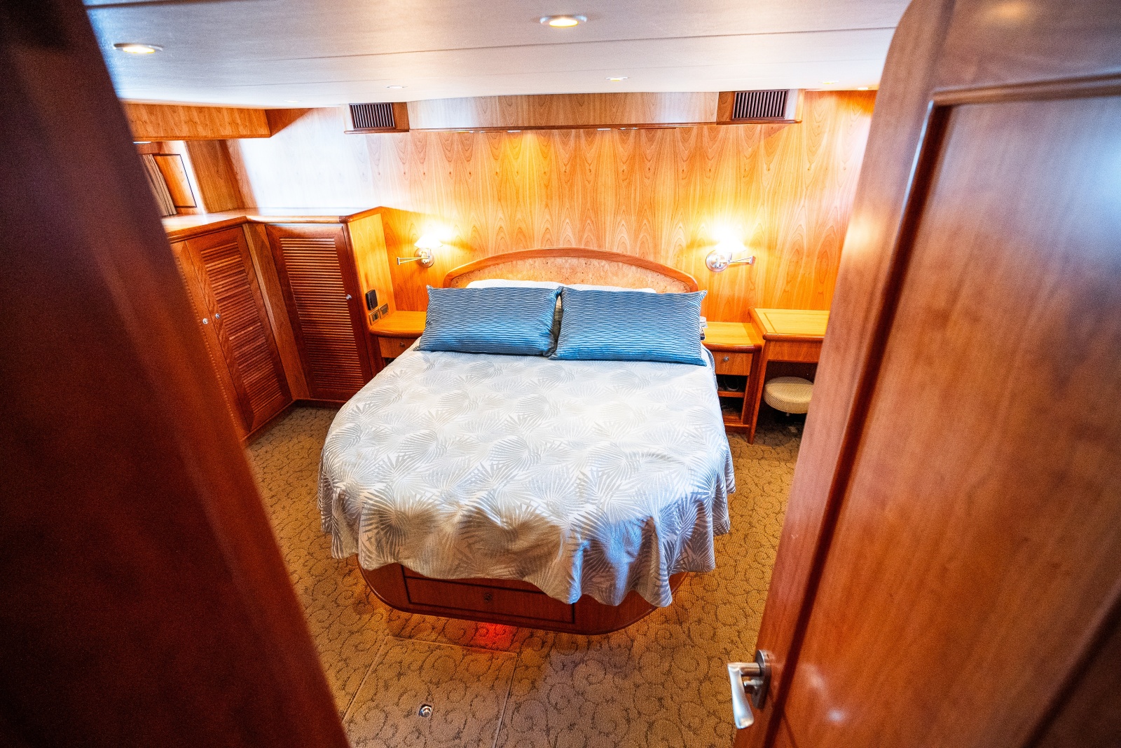 2003 Symbol 56 Raised Pilothouse