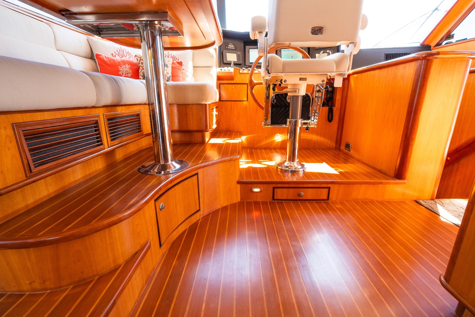 2003 Symbol 56 Raised Pilothouse