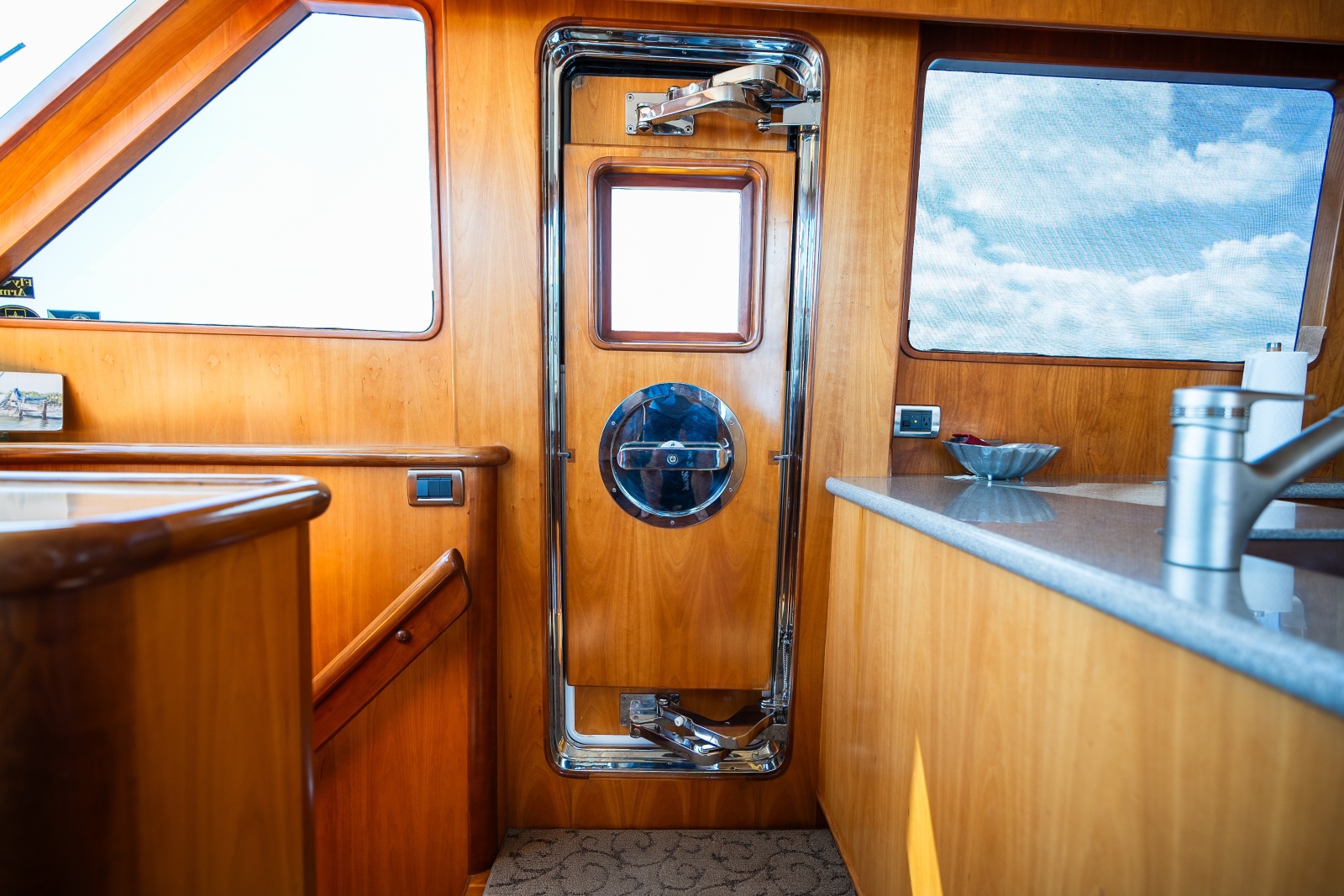 2003 Symbol 56 Raised Pilothouse