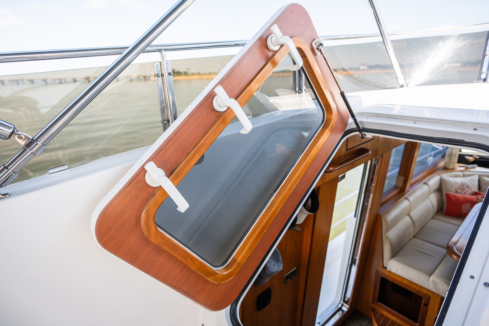 2003 Symbol 56 Raised Pilothouse