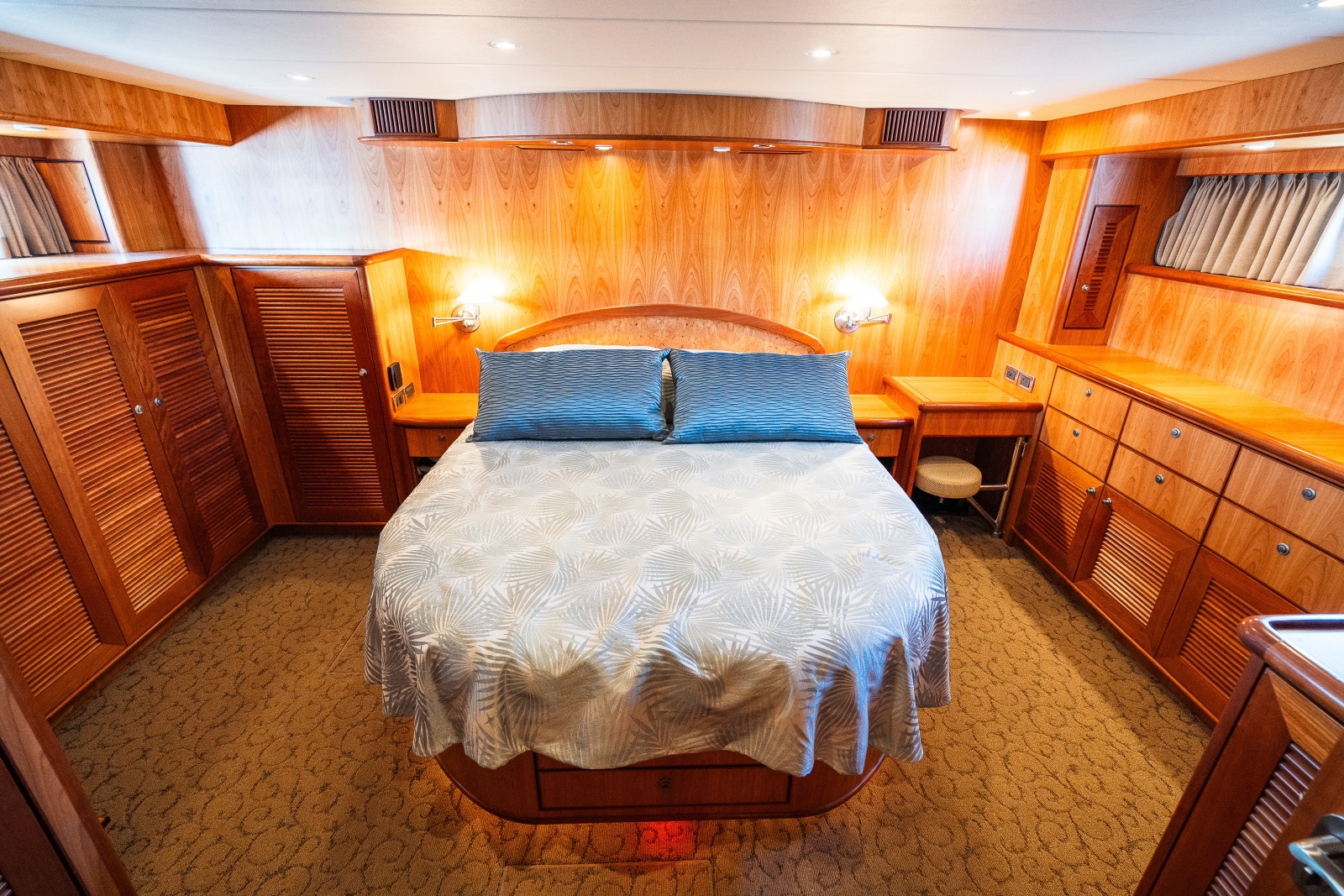 2003 Symbol 56 Raised Pilothouse