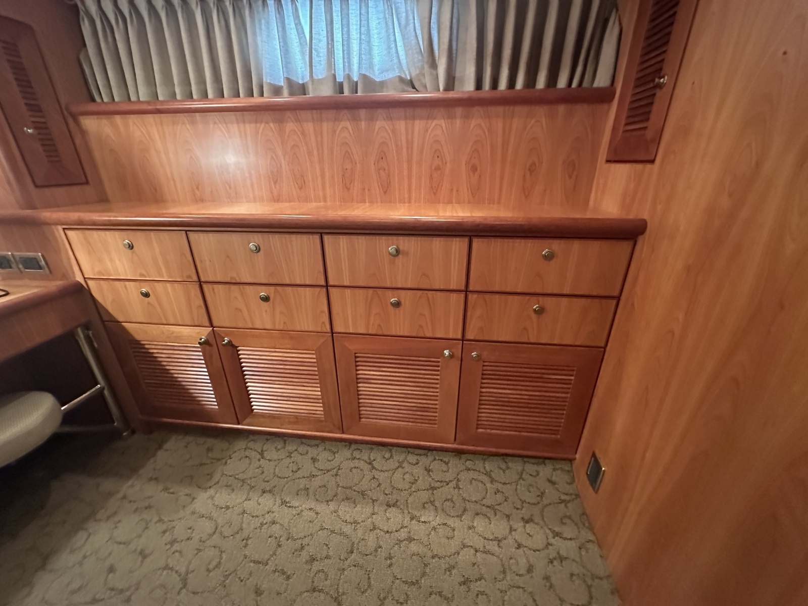 2003 Symbol 56 Raised Pilothouse