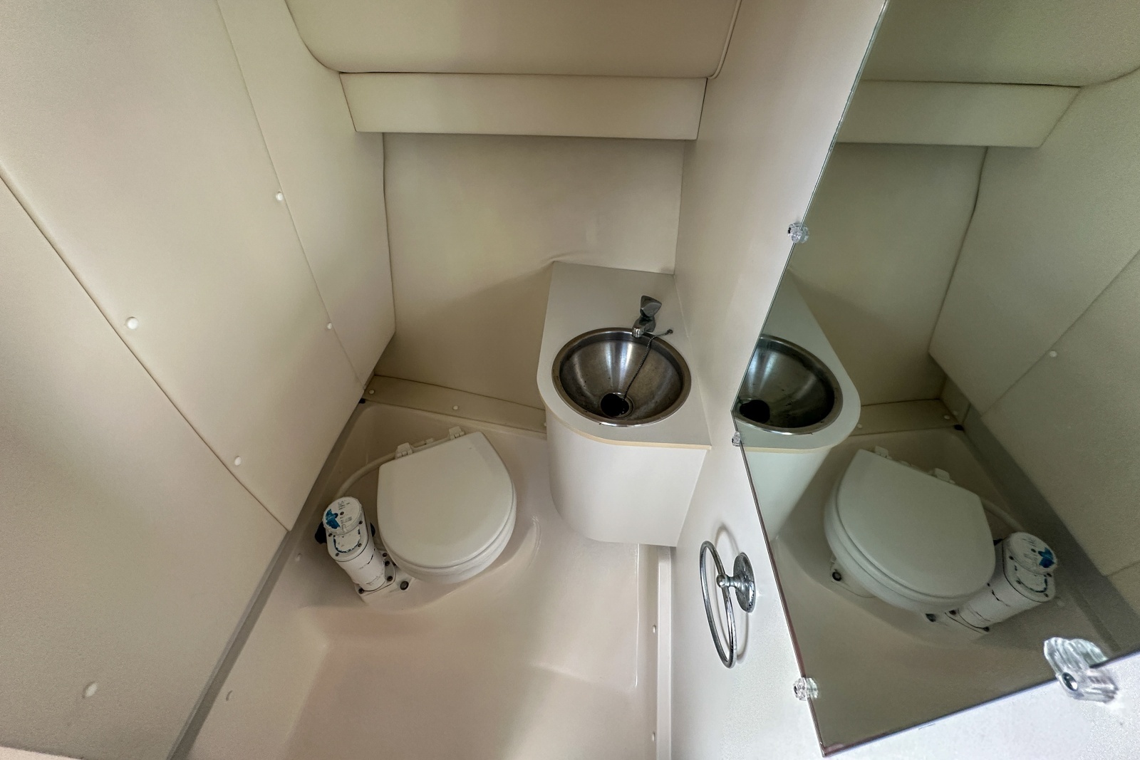 2001 Tiara Yachts 