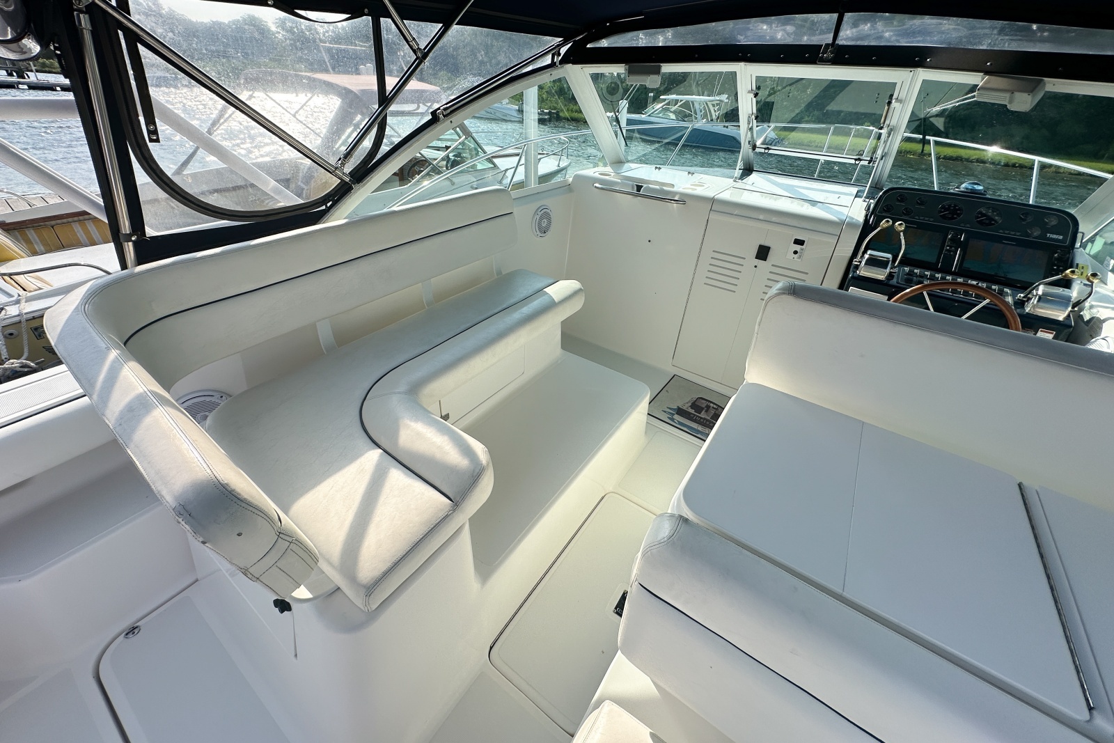 2001 Tiara Yachts 