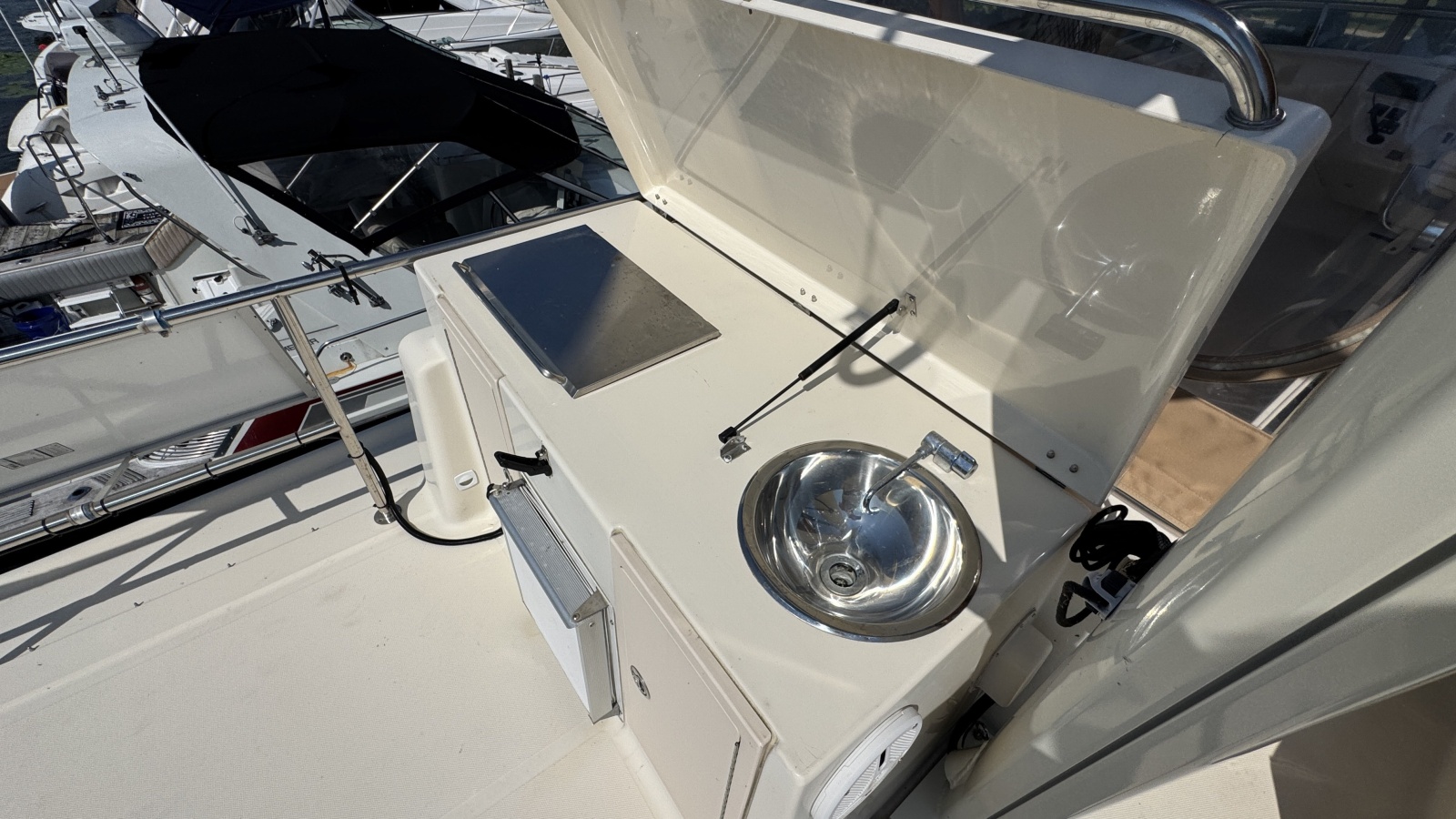 Flybridge Wet Bar