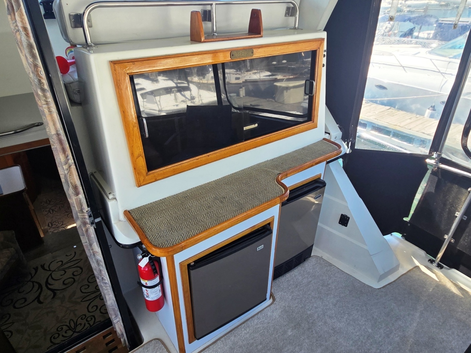 1989 Carver 3807