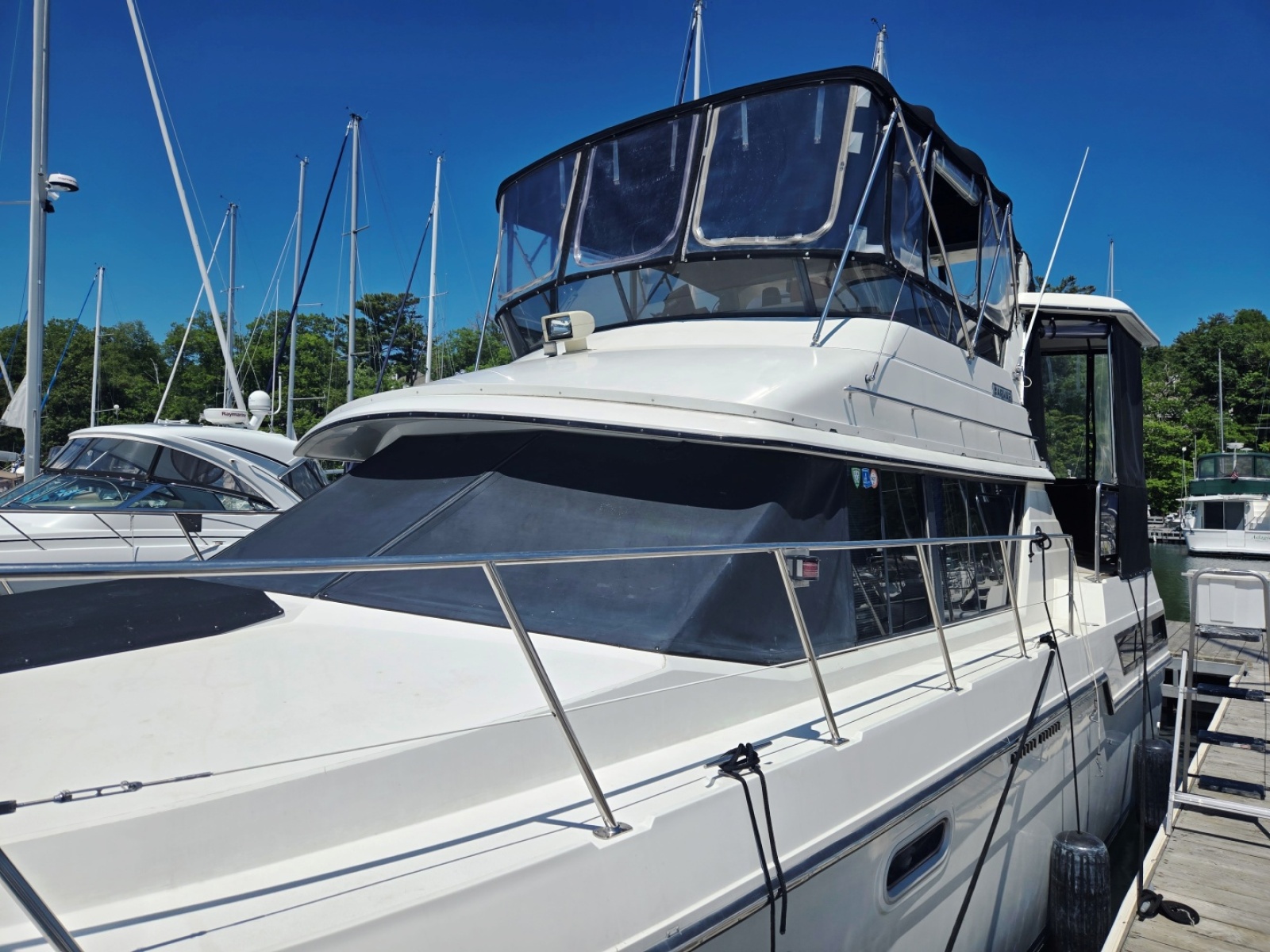 1989 Carver 3807