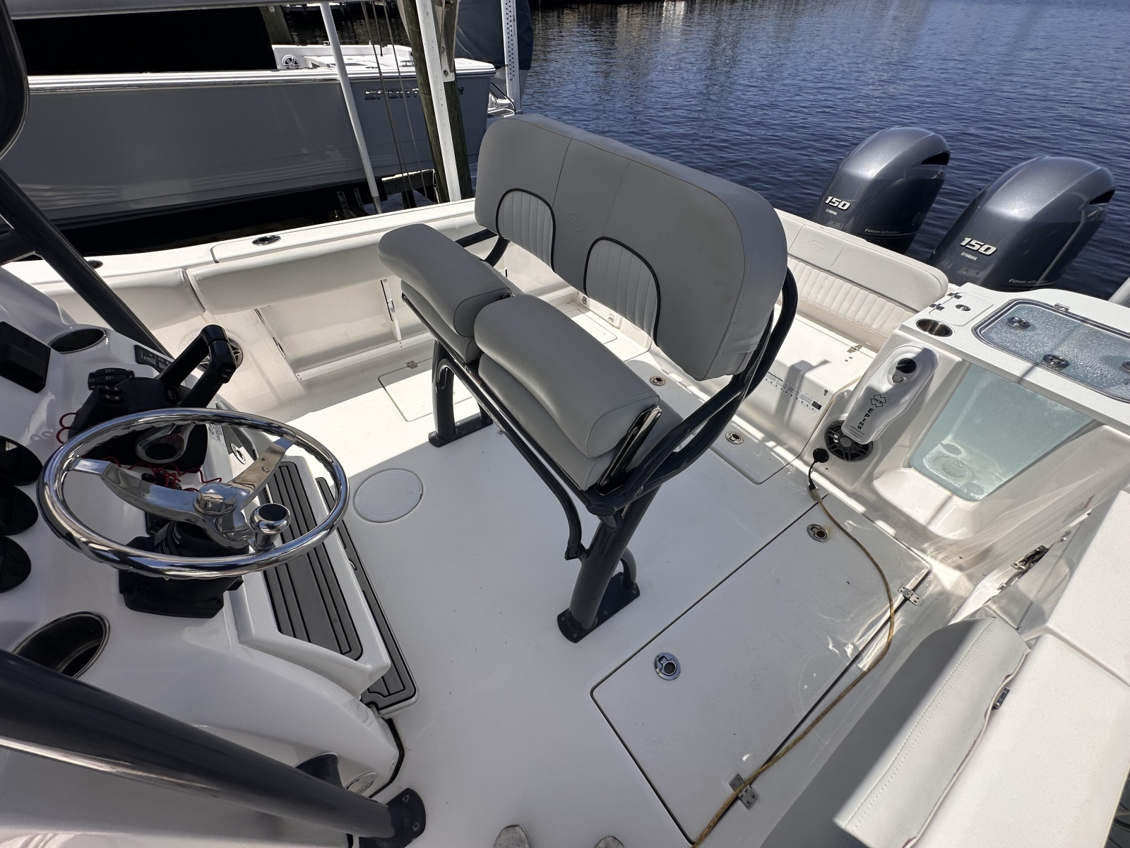2022 Sea Fox 268 Commander