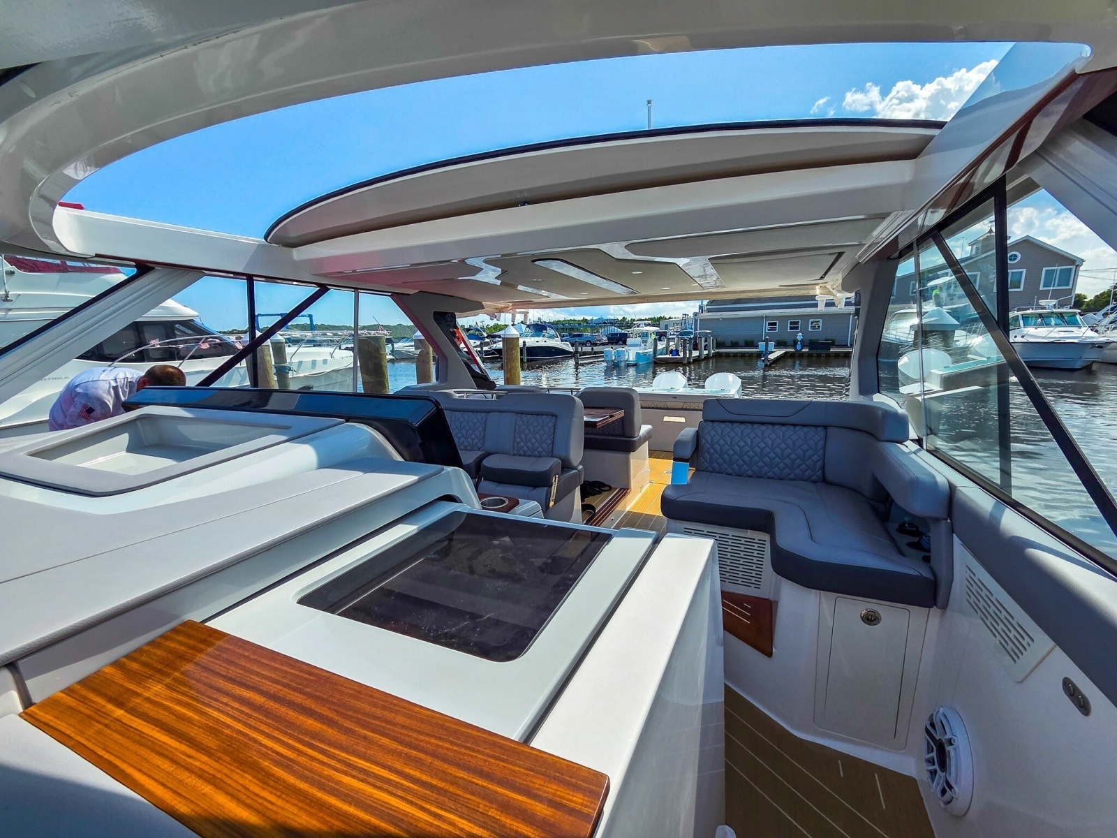 2025 Regal LX43