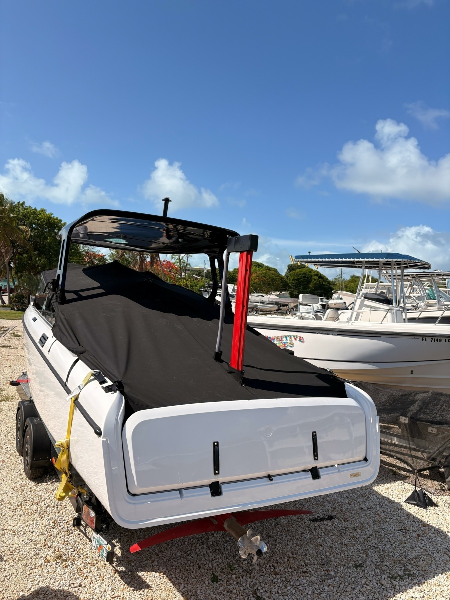 Candela C-8 on its trailer