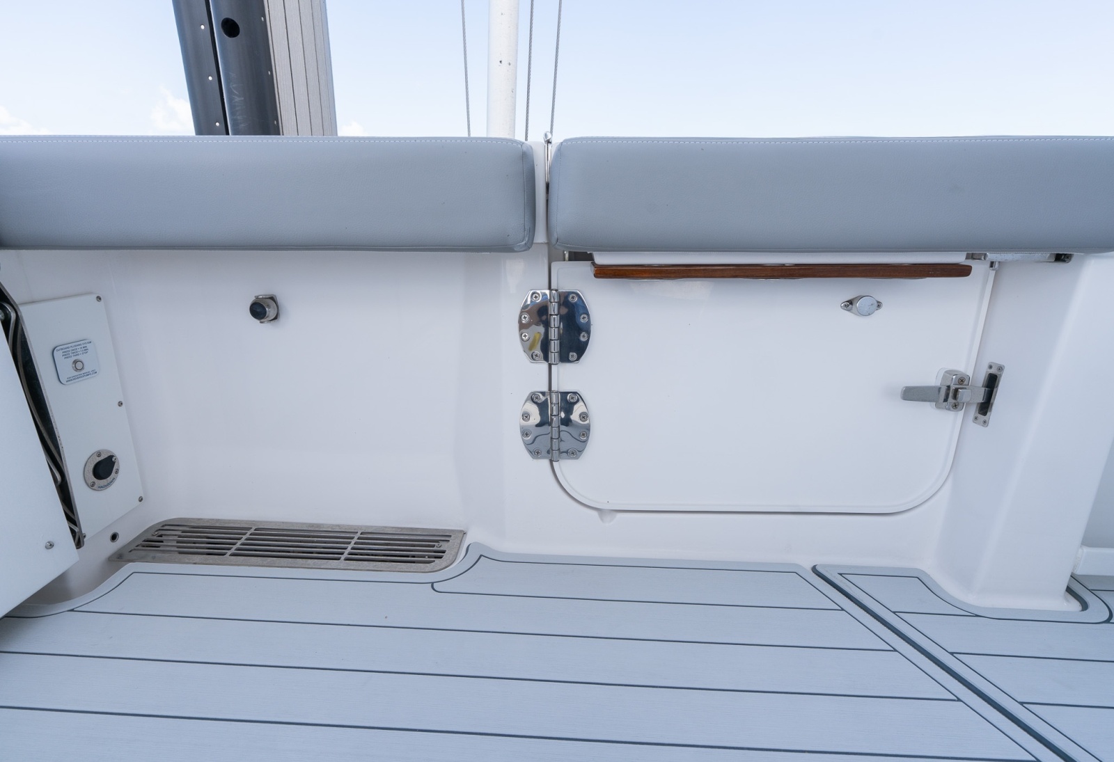 2023 Everglades 395 Center Console
