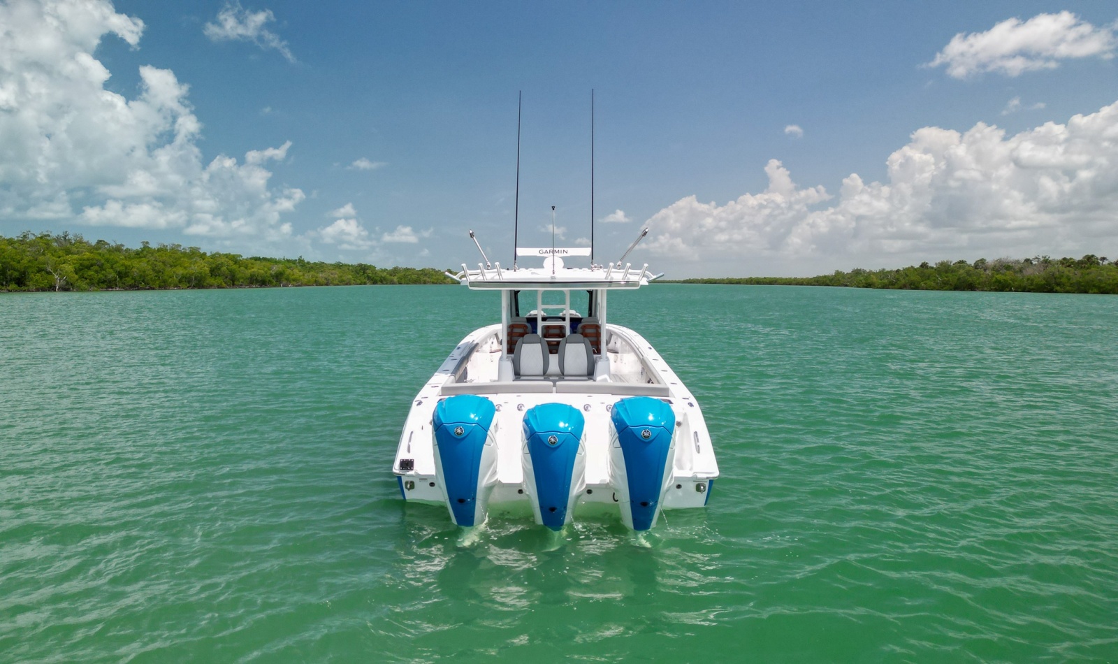 2023 Everglades 395 Center Console