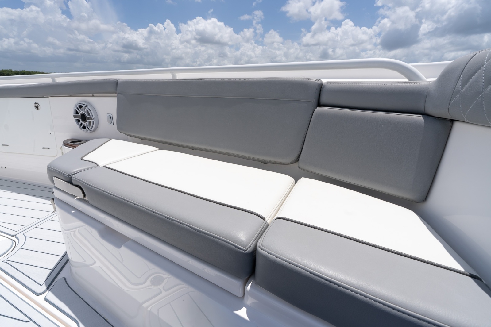 2023 Everglades 395 Center Console
