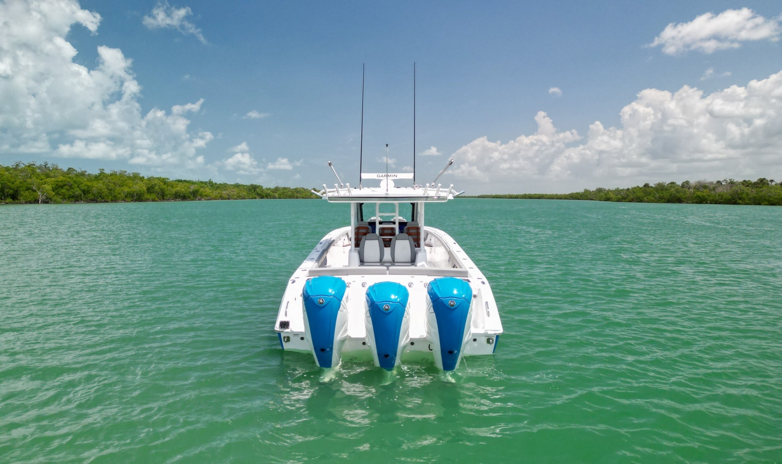 2023 Everglades 395 Center Console