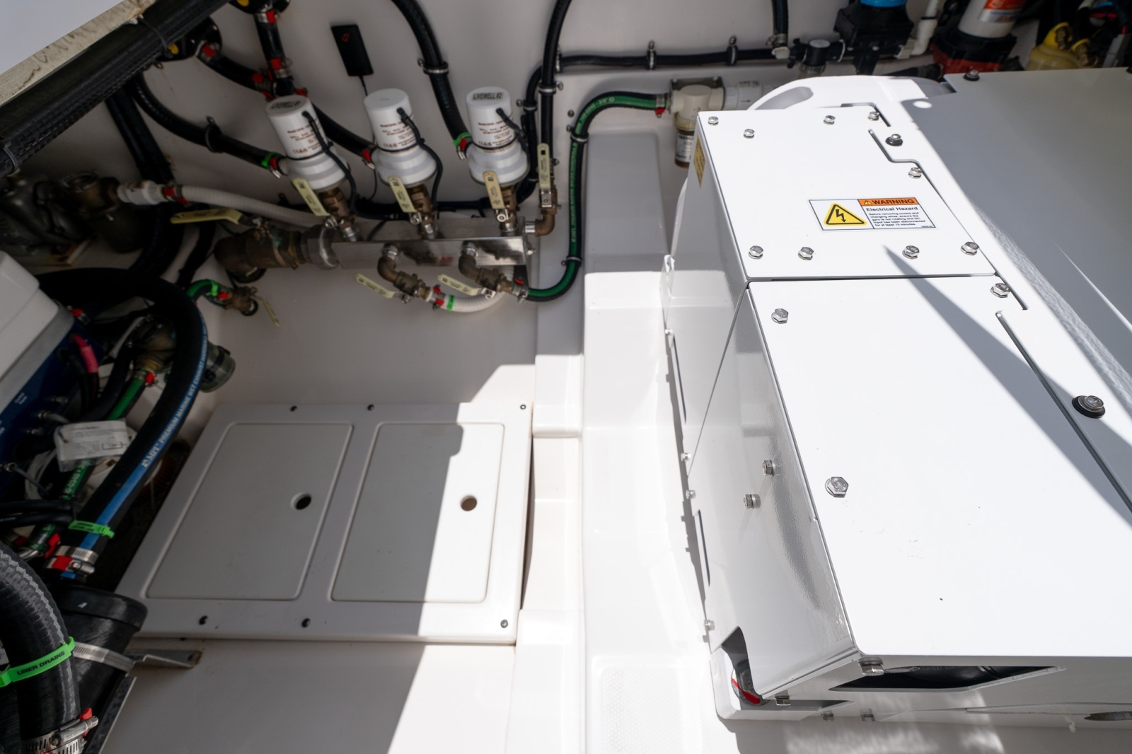 2023 Everglades 395 Center Console