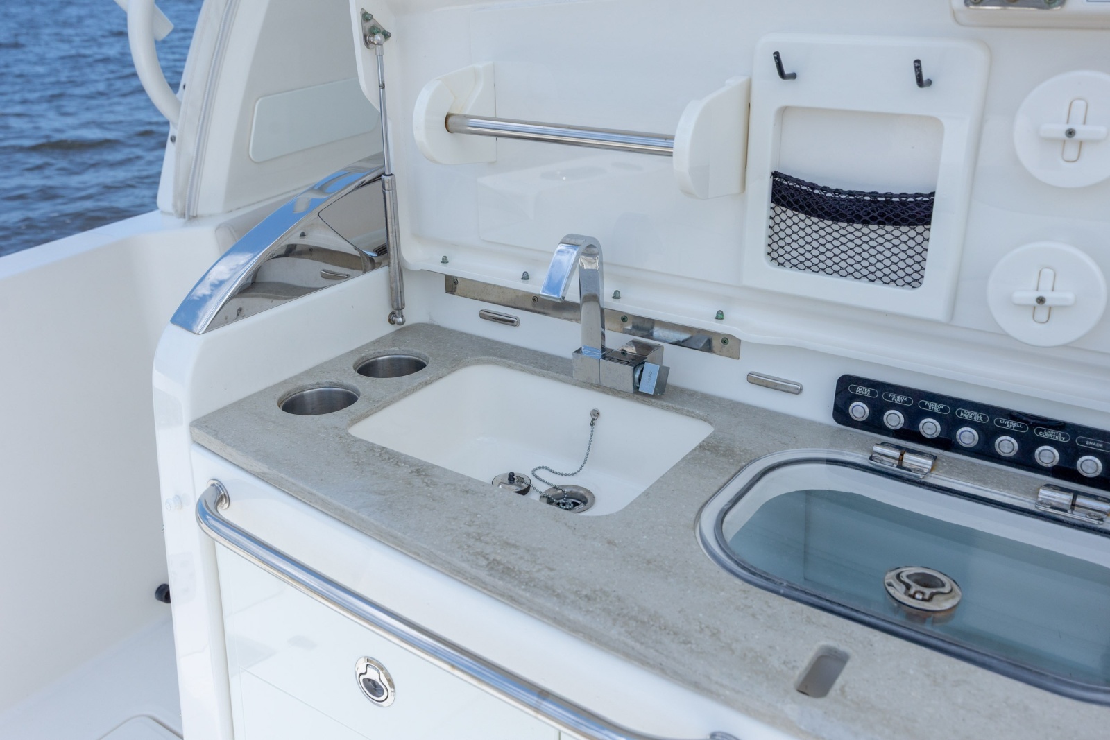 2017 Boston Whaler 420 Outrage
