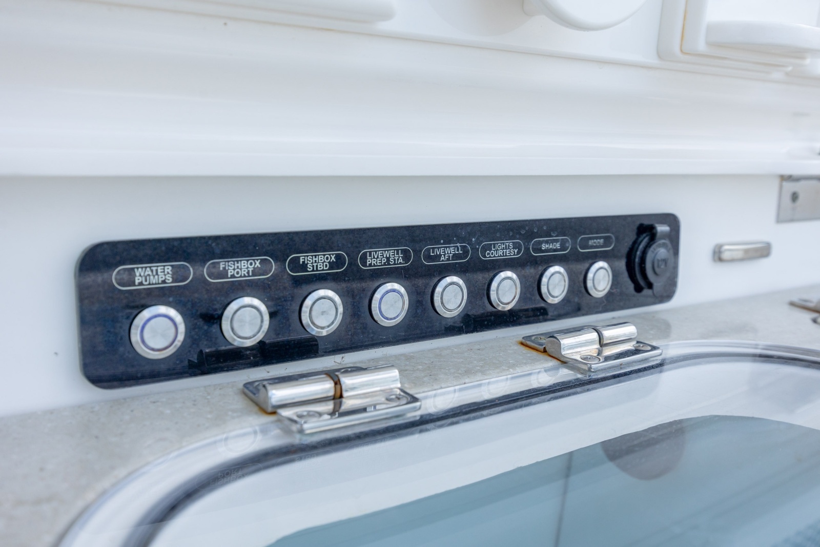 2017 Boston Whaler 420 Outrage