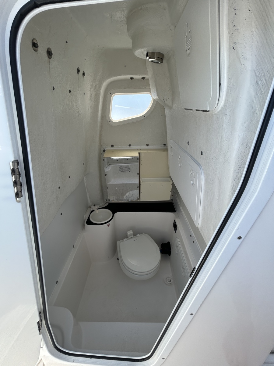 2018 Sea Fox 266 Commander