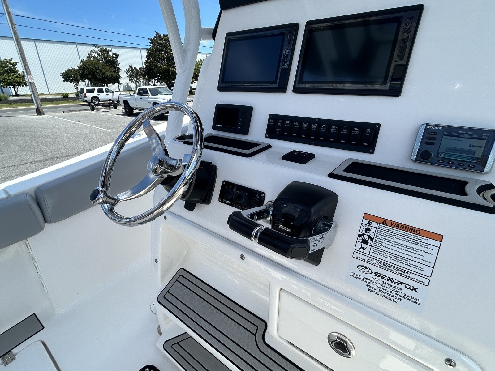 2018 Sea Fox 266 Commander