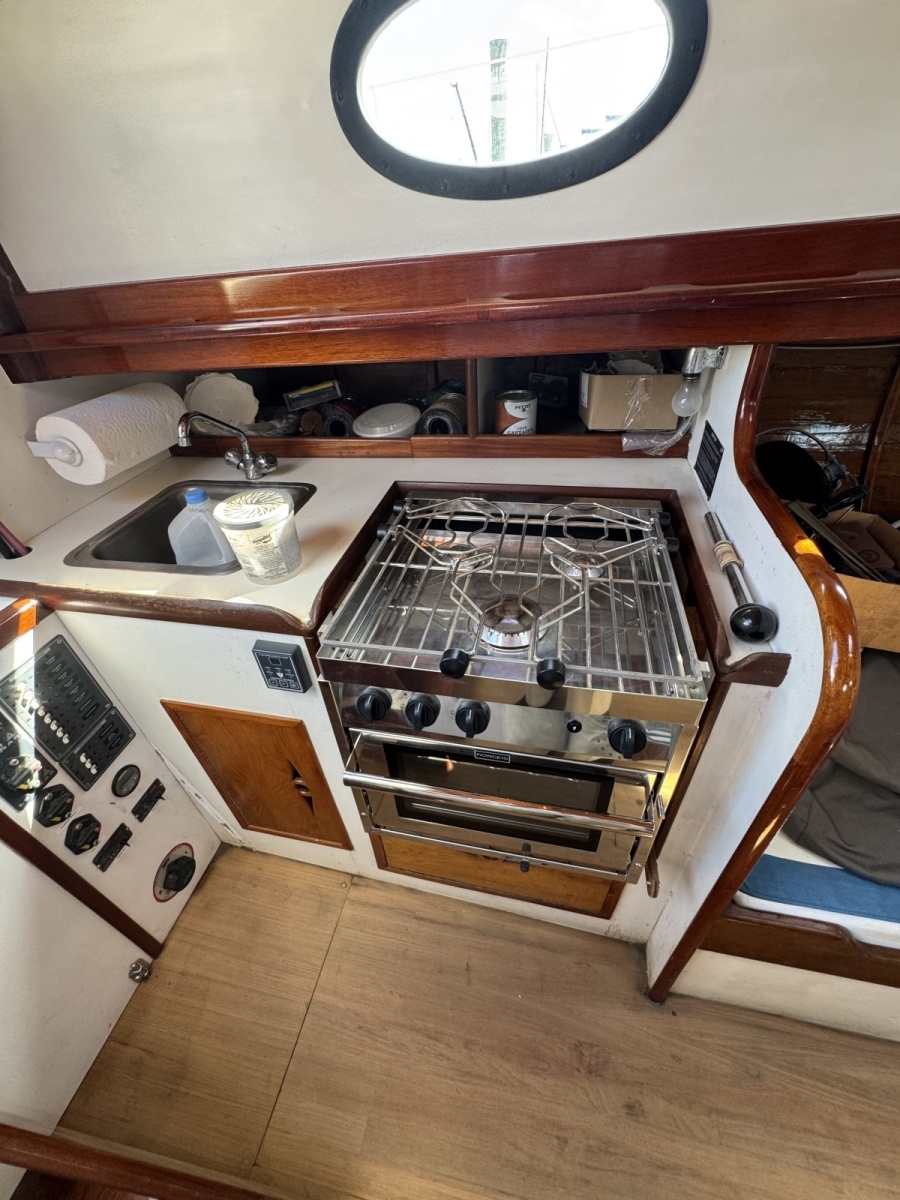 1979 Nielsen 44 Cutter Rigged