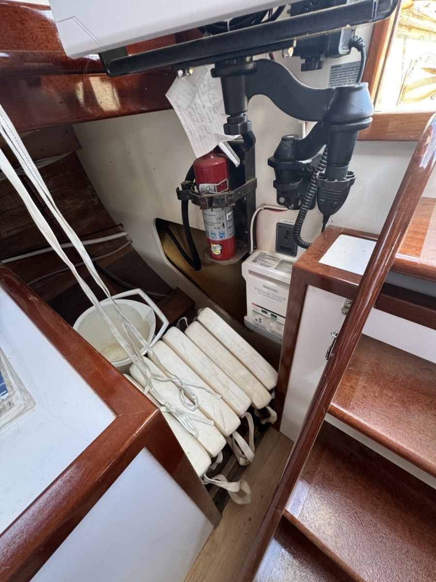 1979 Nielsen 44 Cutter Rigged