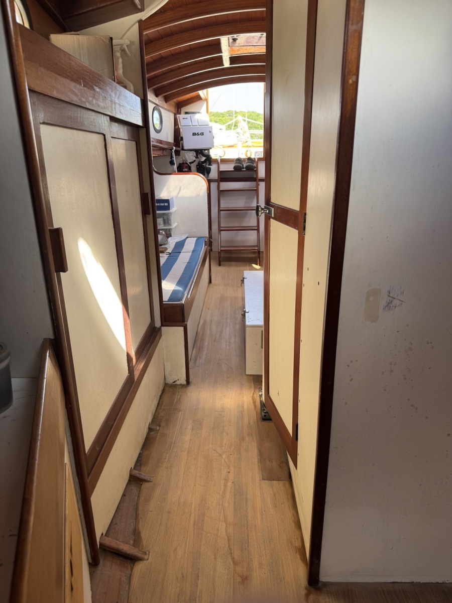 1979 Nielsen 44 Cutter Rigged