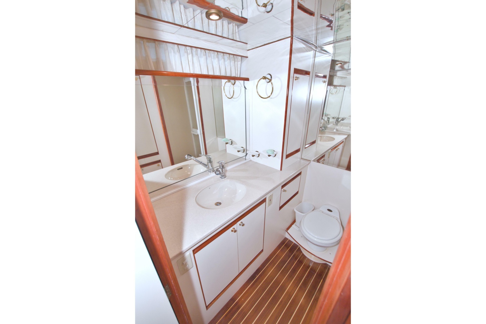 2000 Novatec 60 Islander