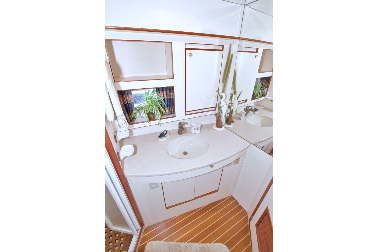 2000 Novatec 60 Islander