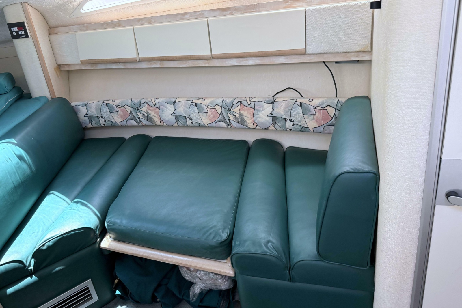 1995 Wellcraft 2700 Martinique