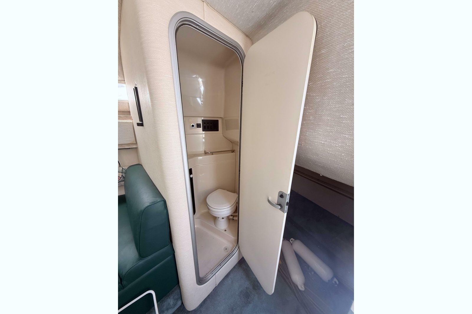 1995 Wellcraft 2700 Martinique