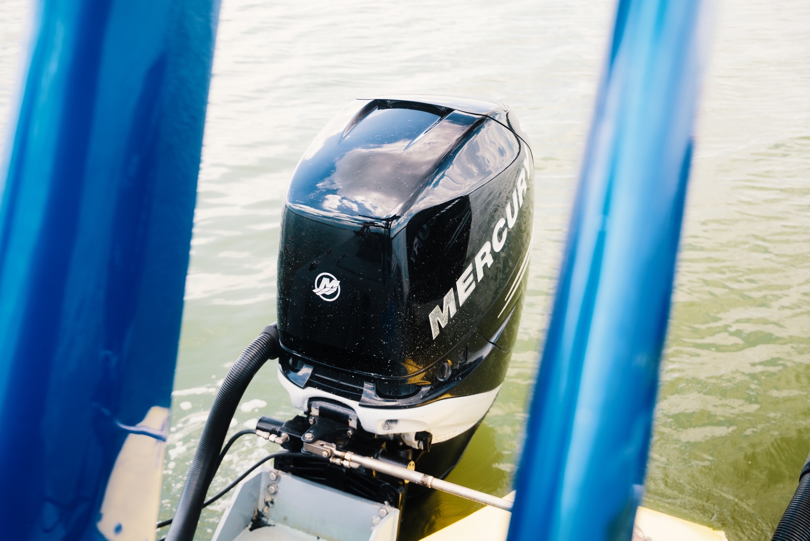 2002 Interceptor Nightcat 27