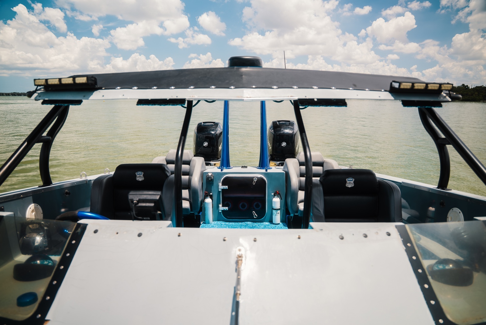 2002 Interceptor Nightcat 27