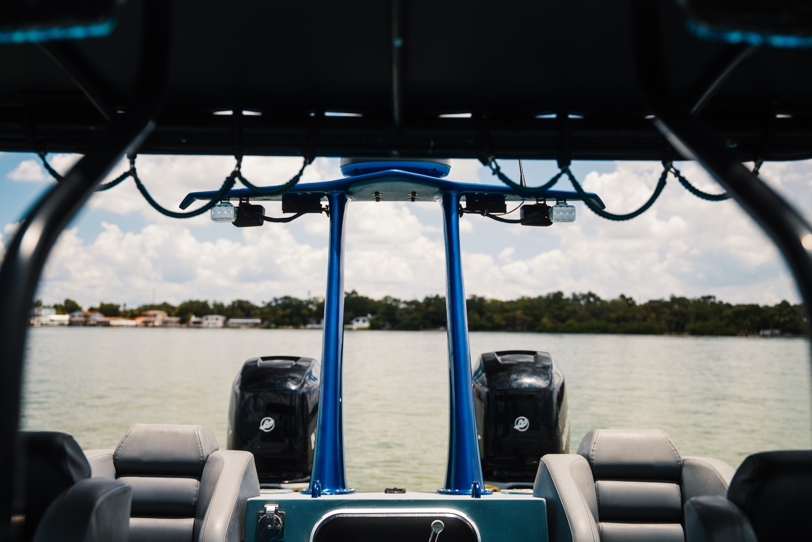 2002 Interceptor Nightcat 27