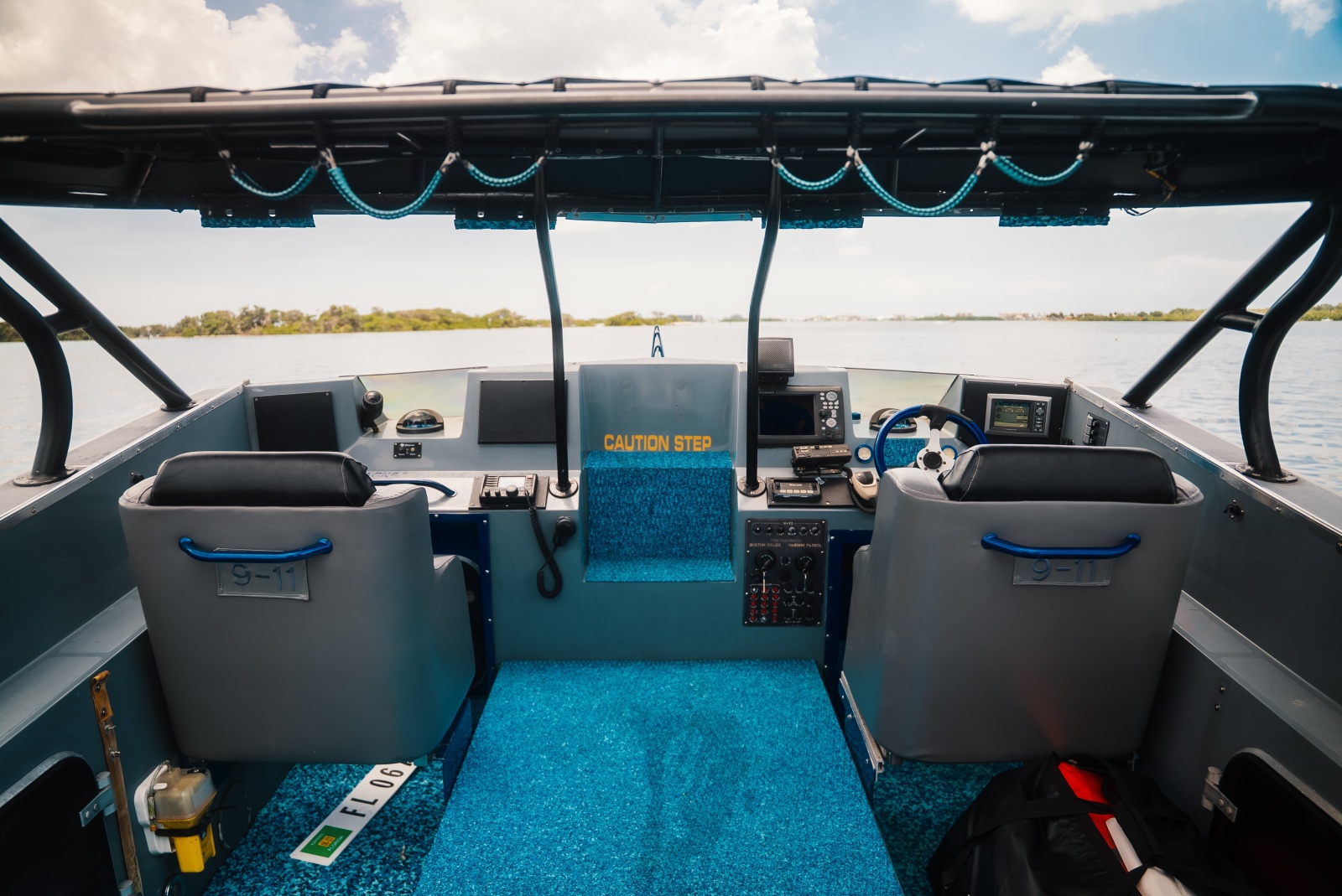 2002 Interceptor Nightcat 27