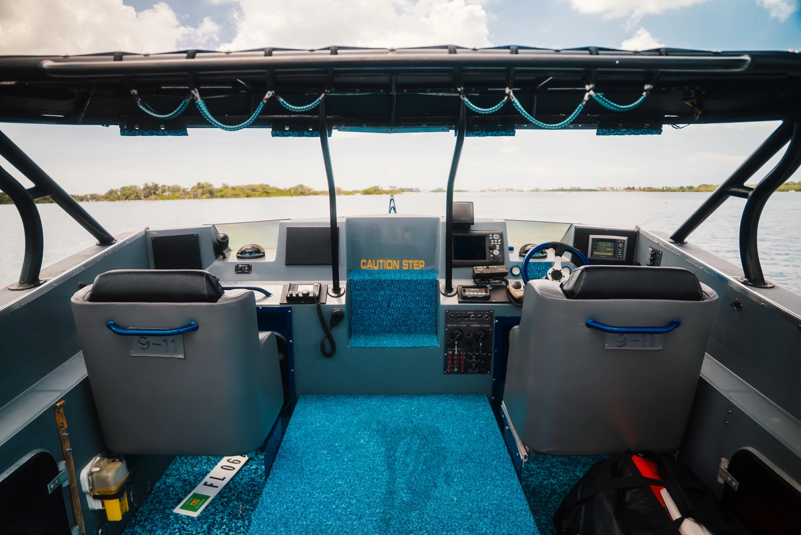 2002 Interceptor Nightcat 27