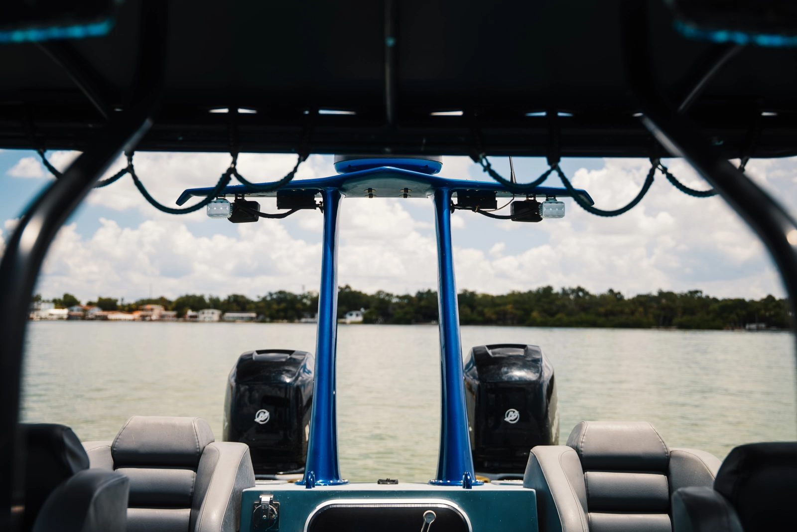 2002 Interceptor Nightcat 27