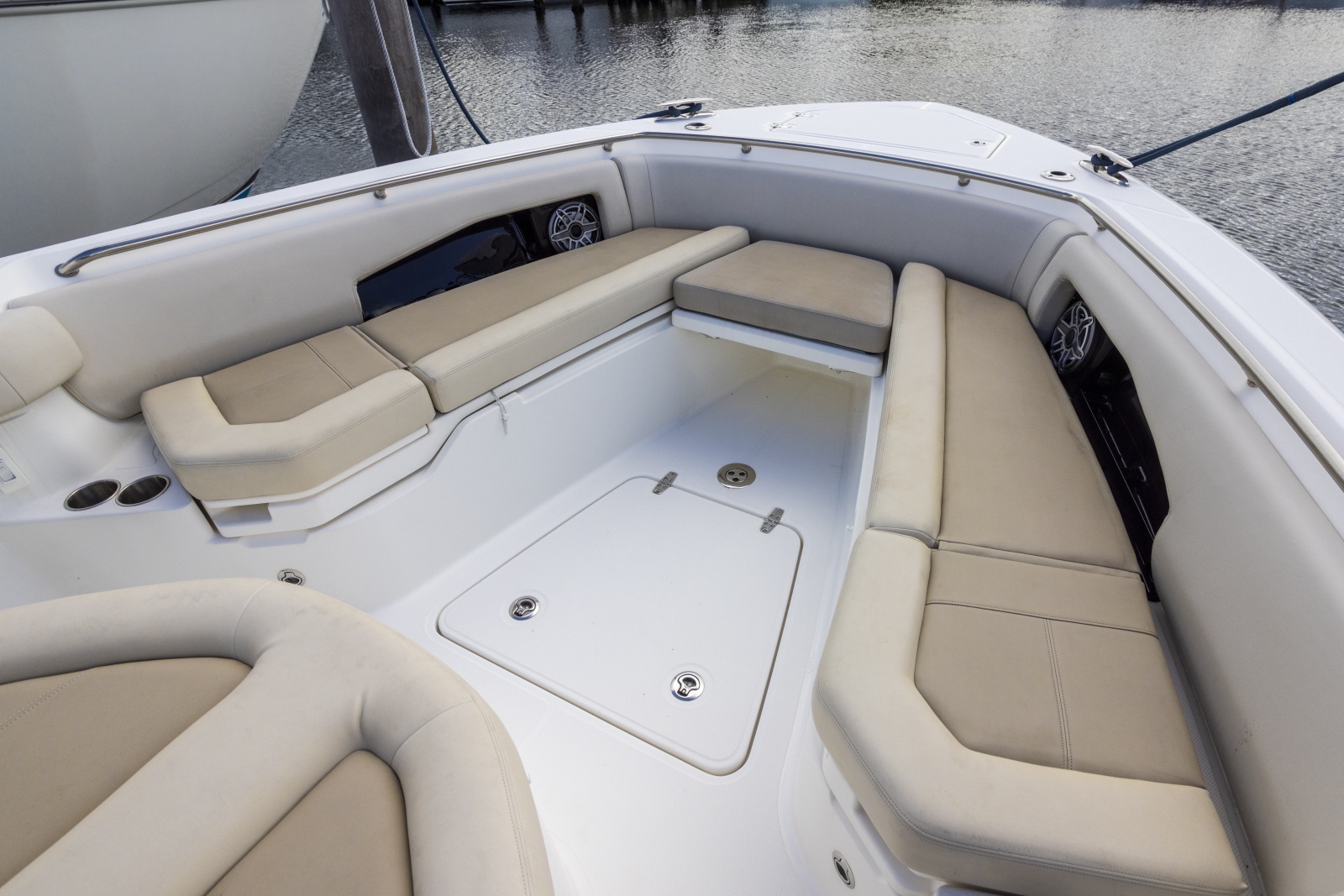 2023 Boston Whaler 360 Outrage